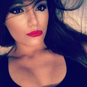 Meet your Posher, Daniela